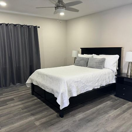 Deluxe Apartment Whit Laundry Тампа Экстерьер фото