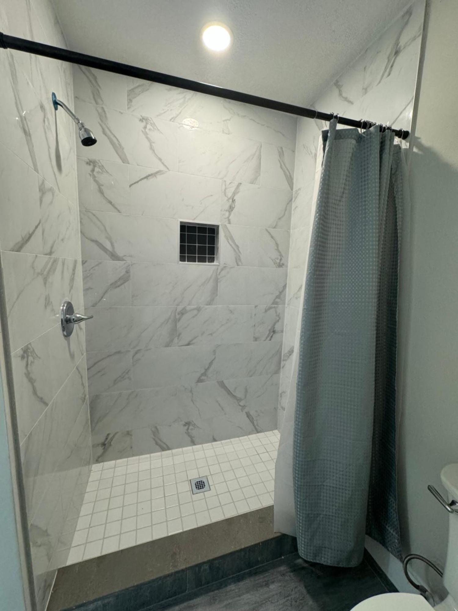 Deluxe Apartment Whit Laundry Тампа Экстерьер фото