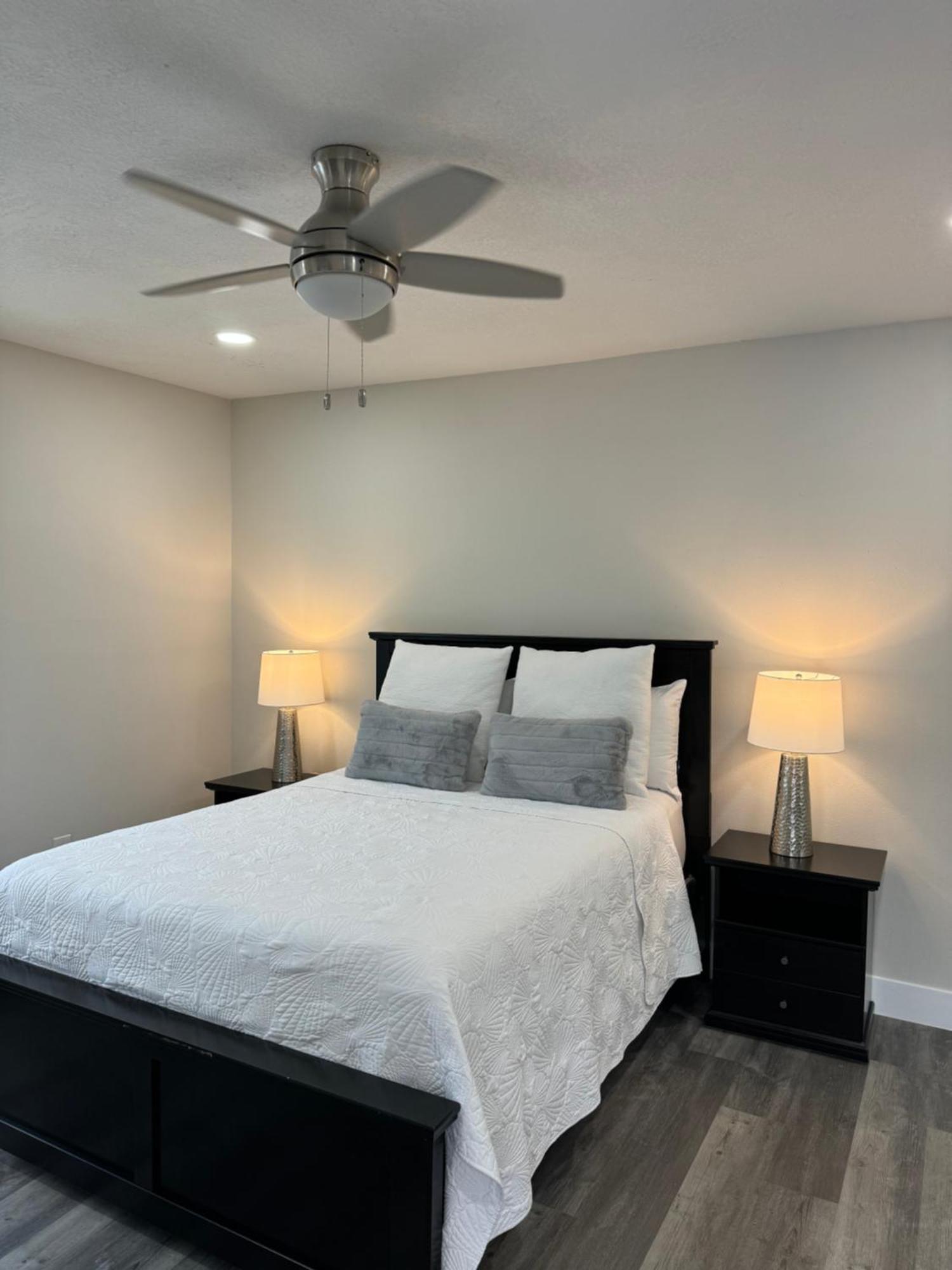 Deluxe Apartment Whit Laundry Тампа Экстерьер фото