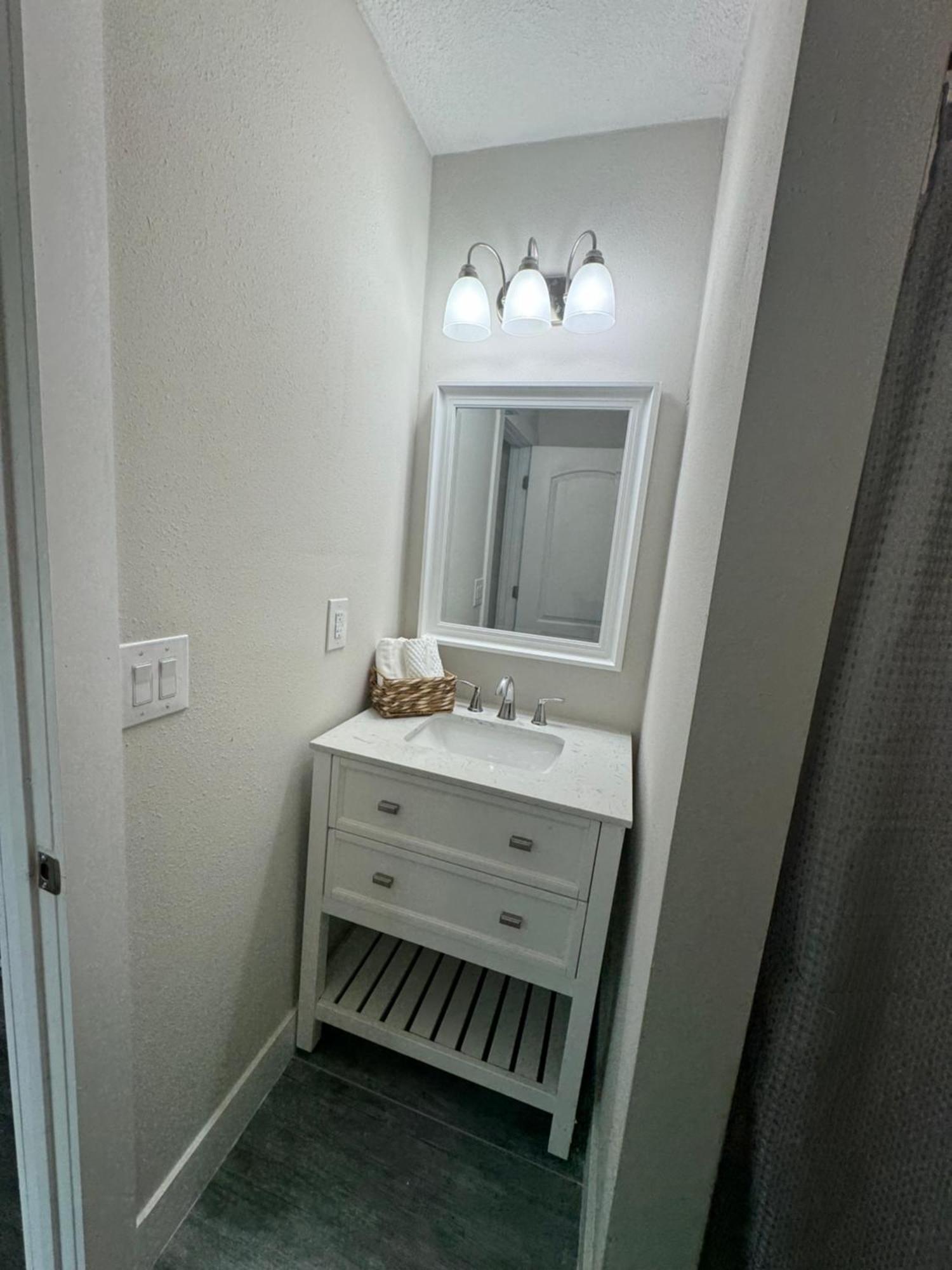 Deluxe Apartment Whit Laundry Тампа Экстерьер фото