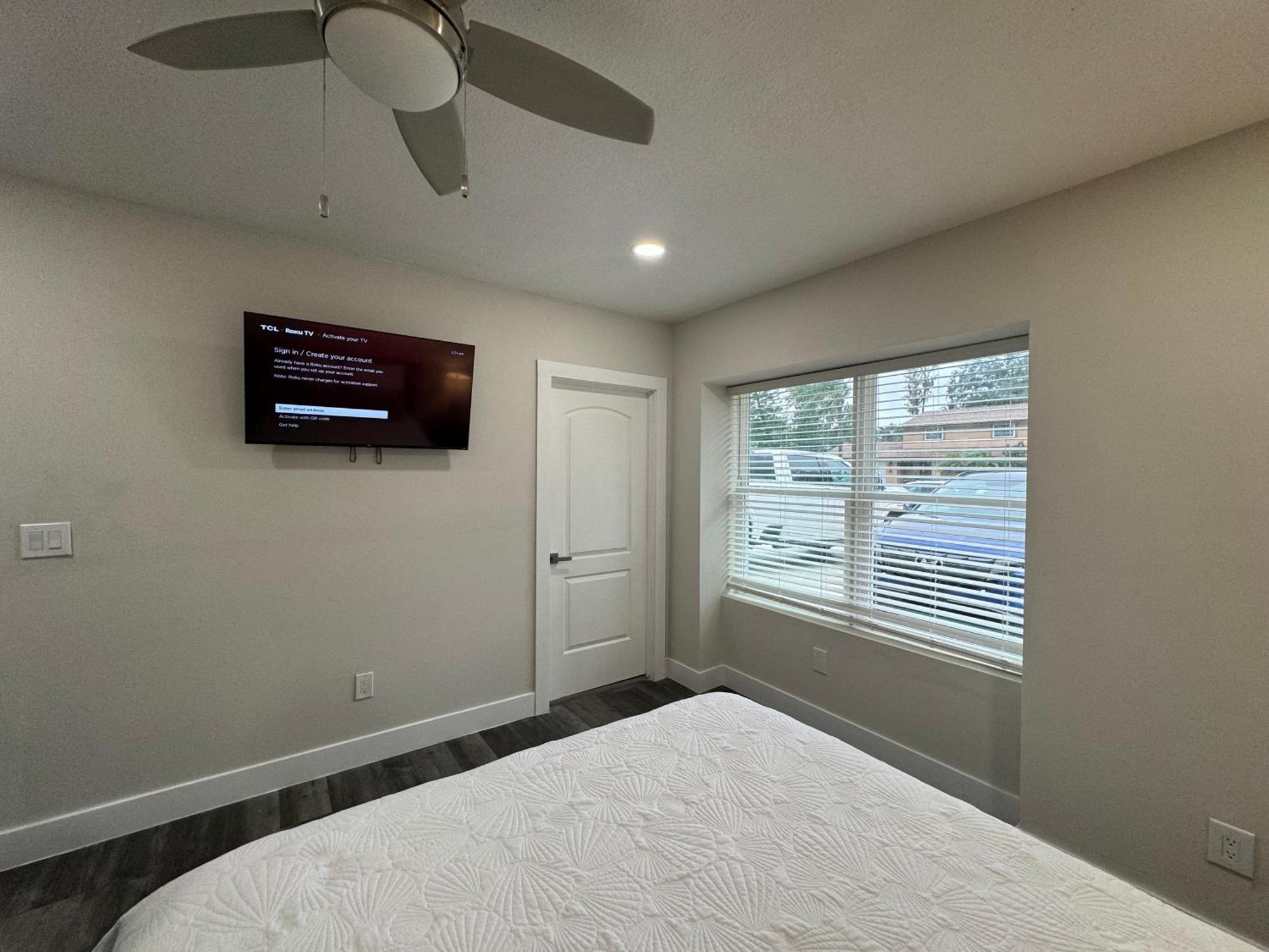 Deluxe Apartment Whit Laundry Тампа Экстерьер фото